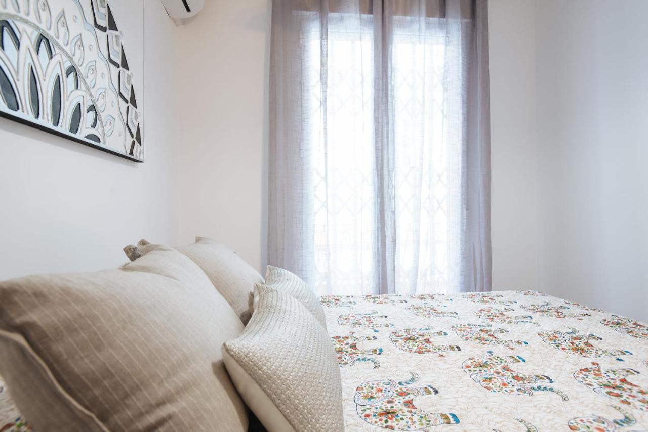 El Apartamento Del Reloj De Sol Seville Ngoại thất bức ảnh